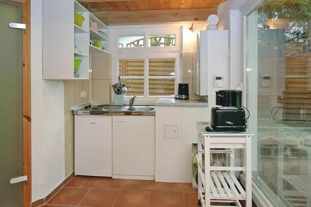 Ferienhaus mit Terrasse und Kaminofen in Parchim