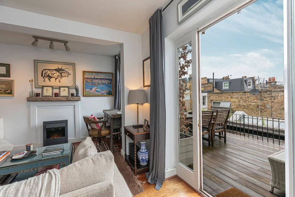 JOIVY Stylish 2-bed Flat w/ Terrace Near Battersea Park
