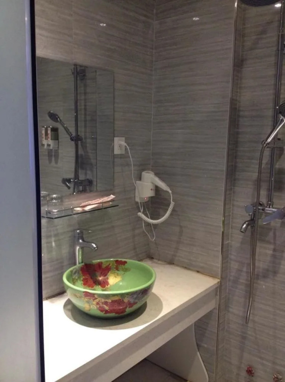 Lushang Tianjie Quick Hotel