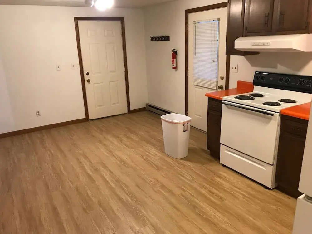 2 Rooms Available