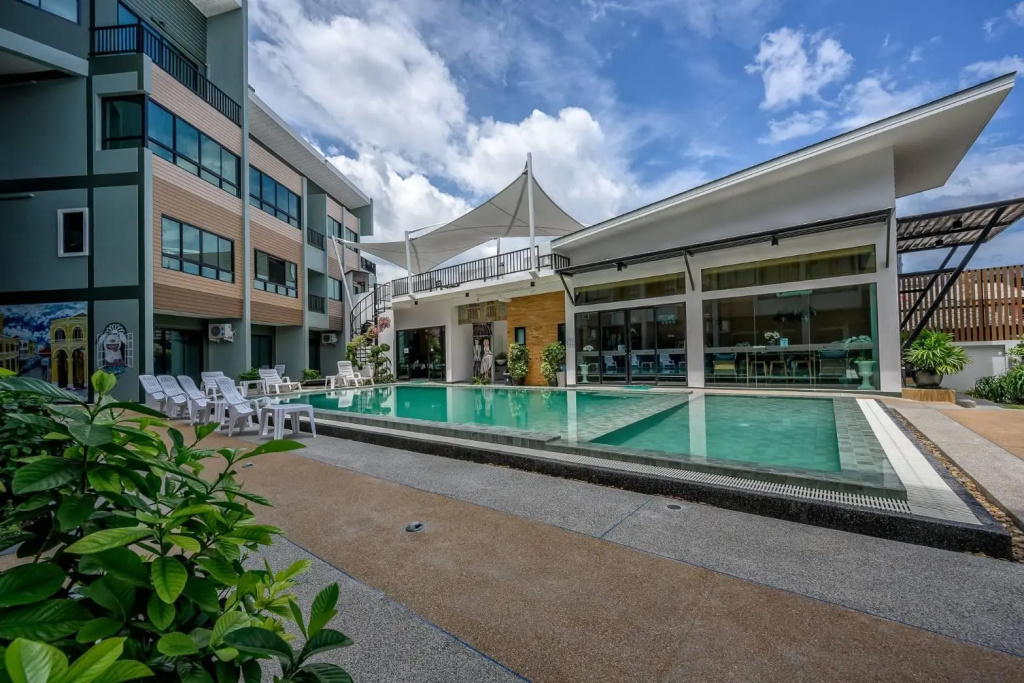 Отель Phuket Airport Place