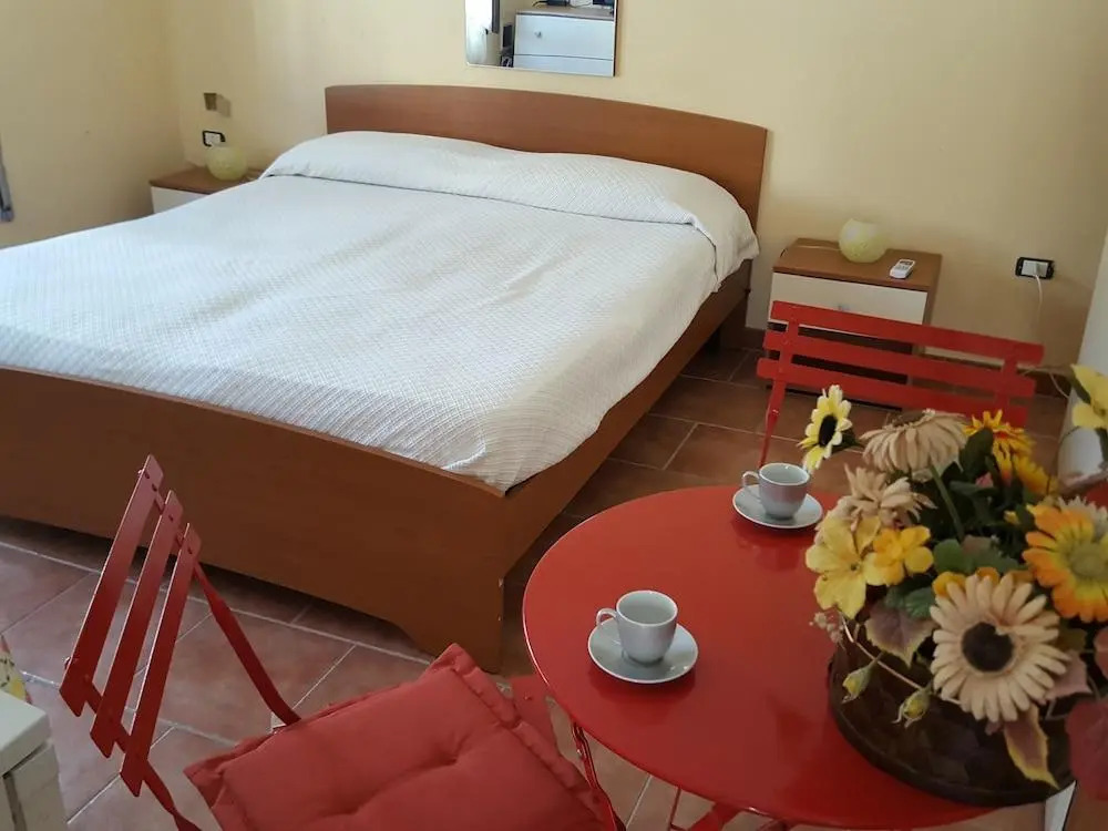 Dante Apartment