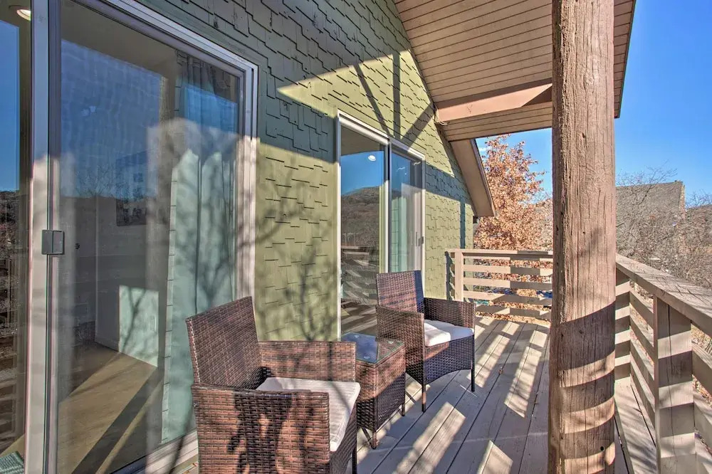 Medicine Park Cabin w/ Mountain Views