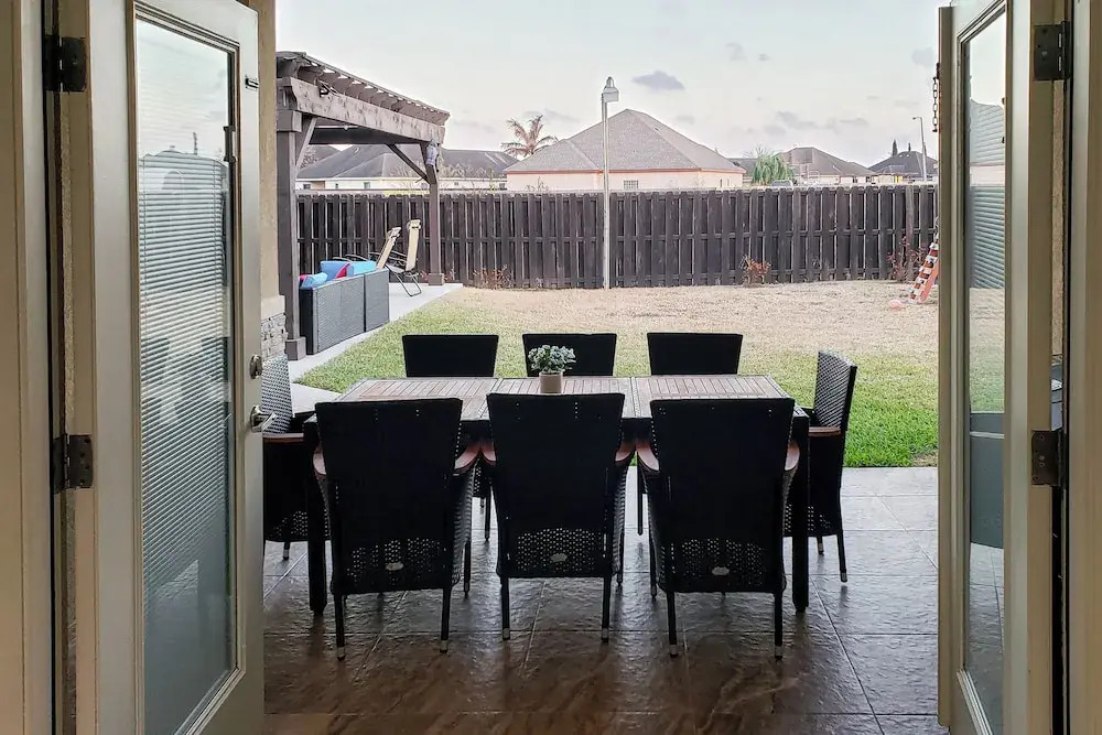 Pool, Patio & Yard: Chic South Texas Home
