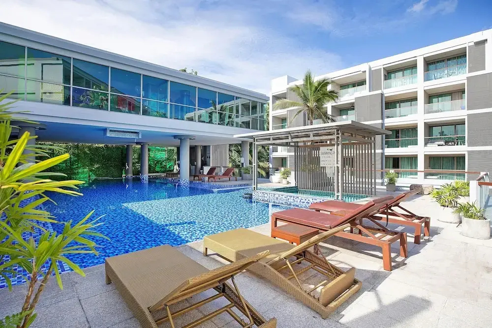 Elegant 2BR Apartment RGN B411 in Laguna