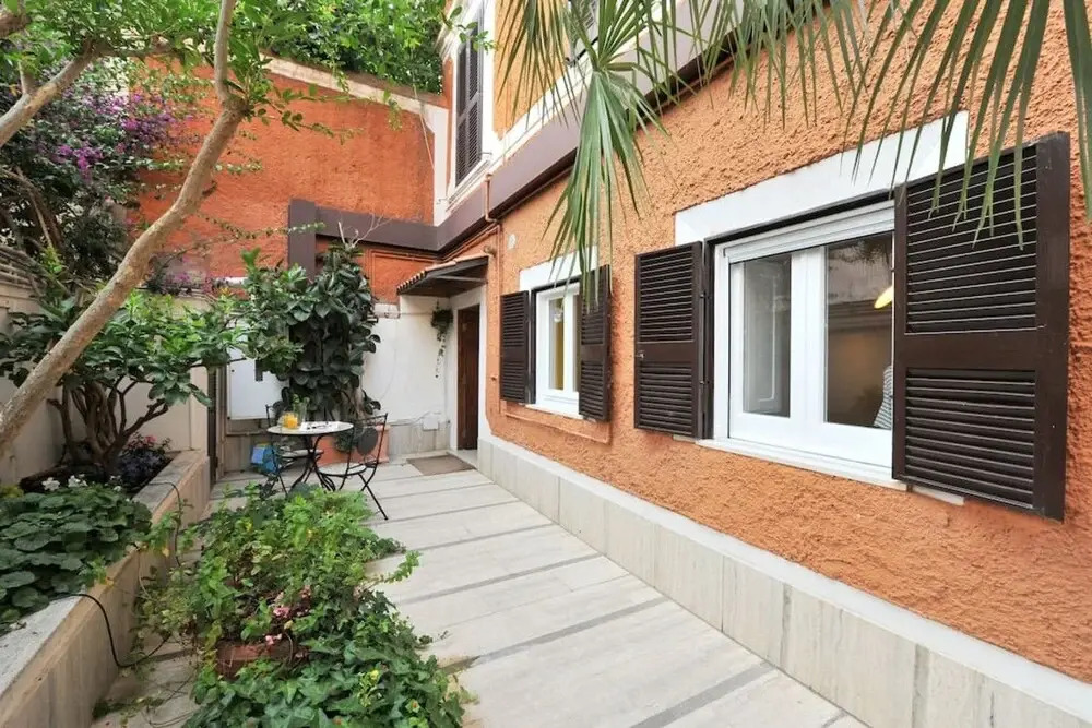 Gorgeous Newly Renovated Flat Near Colosseum!