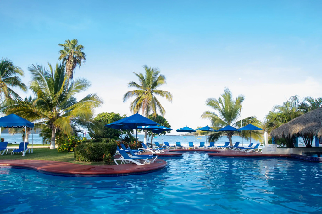 Qualton Club Ixtapa All Inclusive