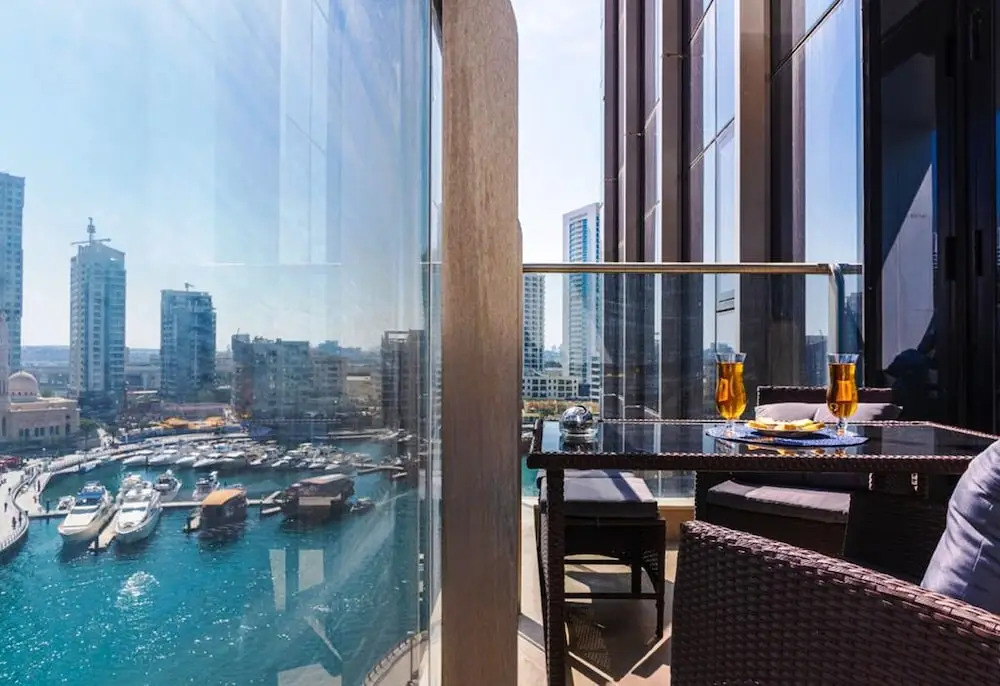 Pelican Stay - Full Marina and Pool View