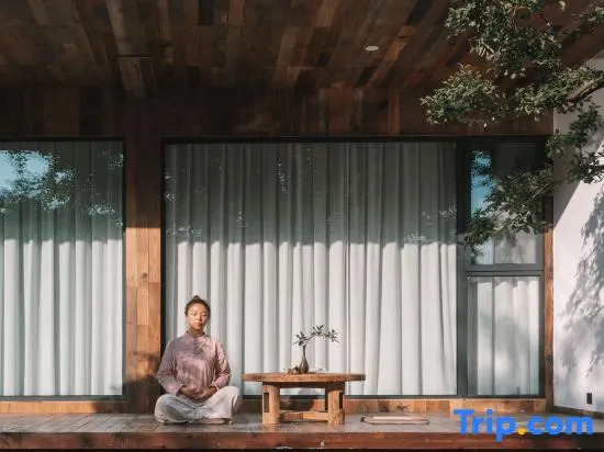Emeishan Hetang Yunqi Tangquan Homestay