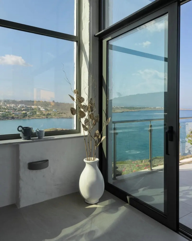 Villa Blanca Collection