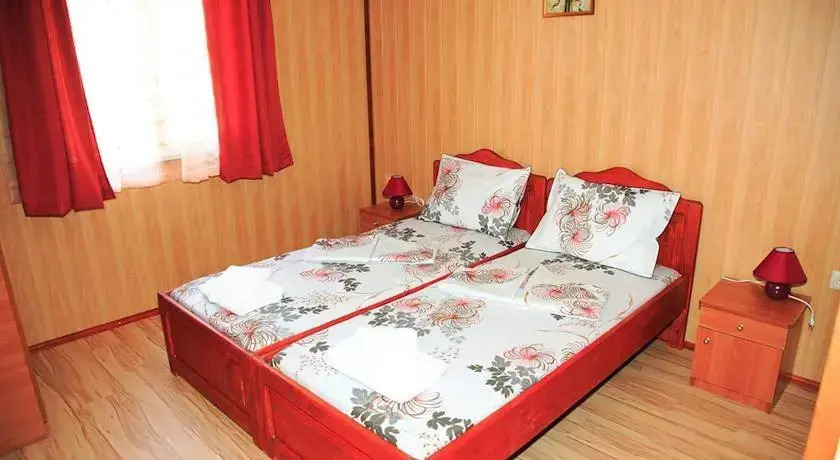 Tarpovi Guest House
