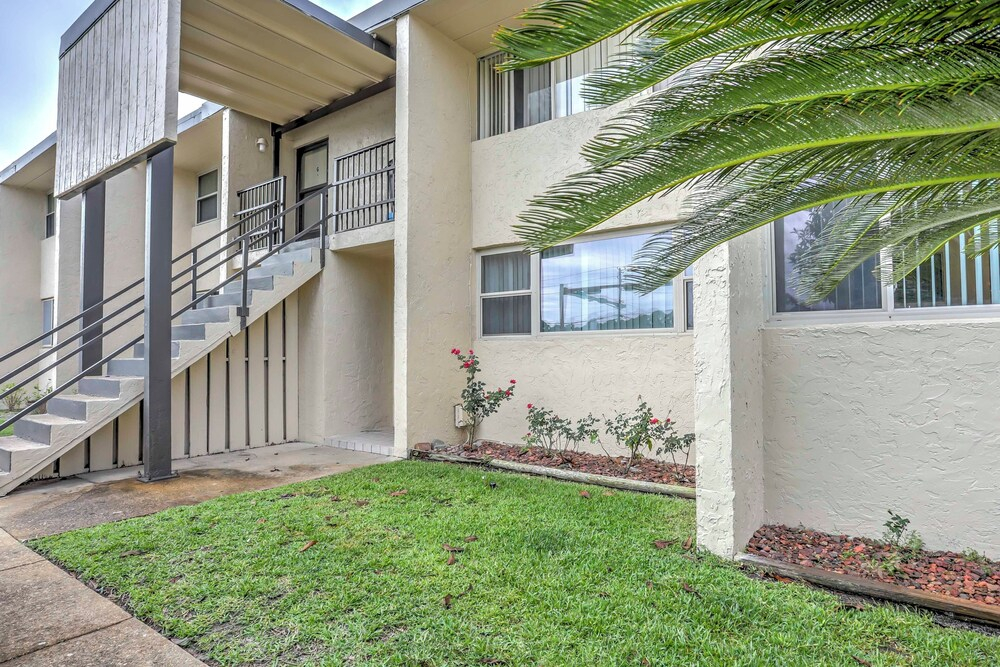 Sunny Florida Condo: 4 Mi to Gulf Islands Seashore