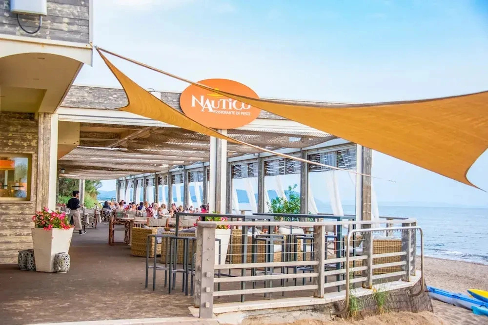 Residence with private beach in San Vincenzo