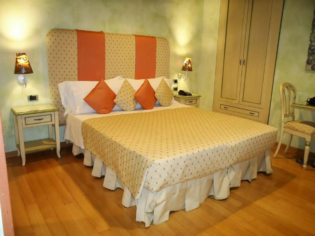 Condotti Rooms