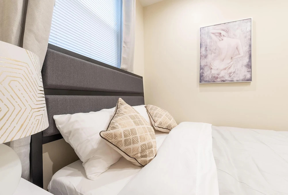 Jersey, Hoboken 37 Vroom Street 3 Bedroom Apts