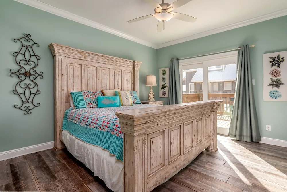 Goin' Coastal - 2703 Bienville 4 Bedroom Home by RedAwning