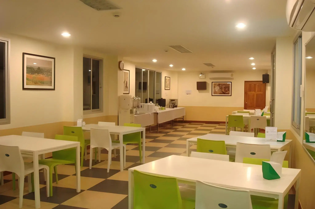 Trat Center Hotel