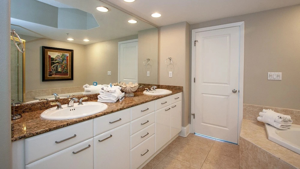 Fantastic Two Bedroom/two Bathroom - Unit Crb0816