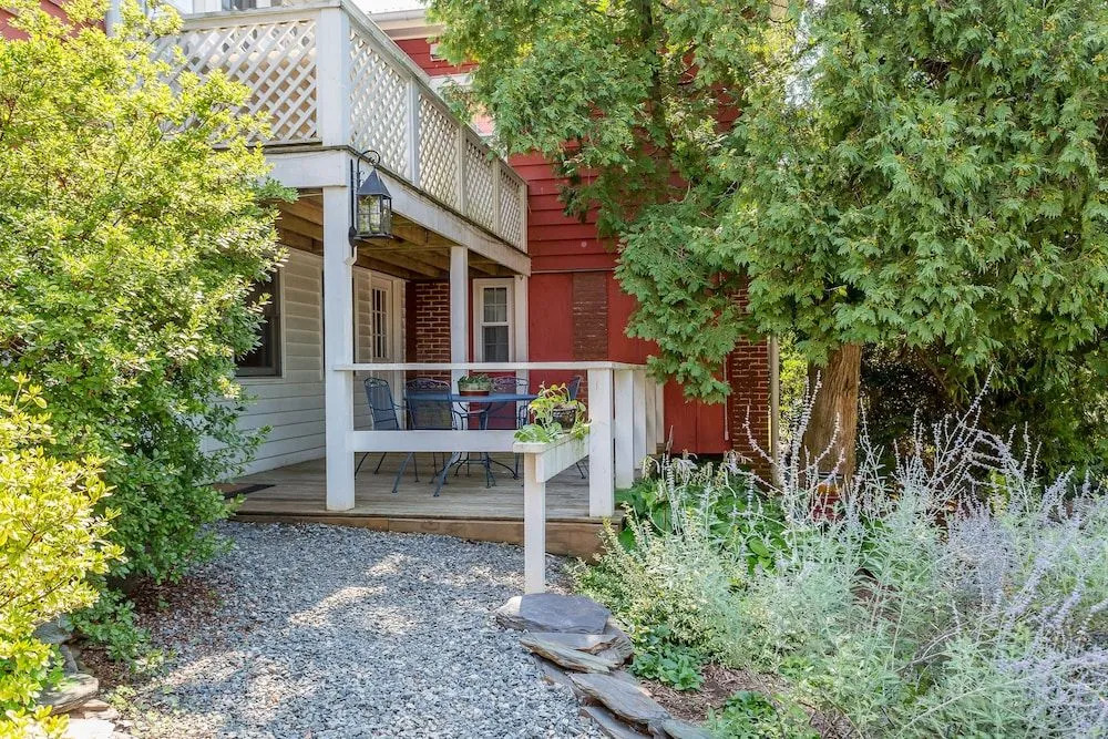 Holladay House Bed and Breakfast