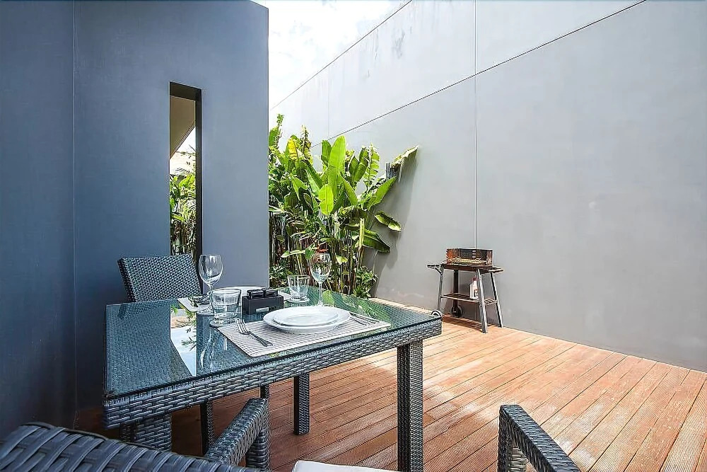 Anon Villa