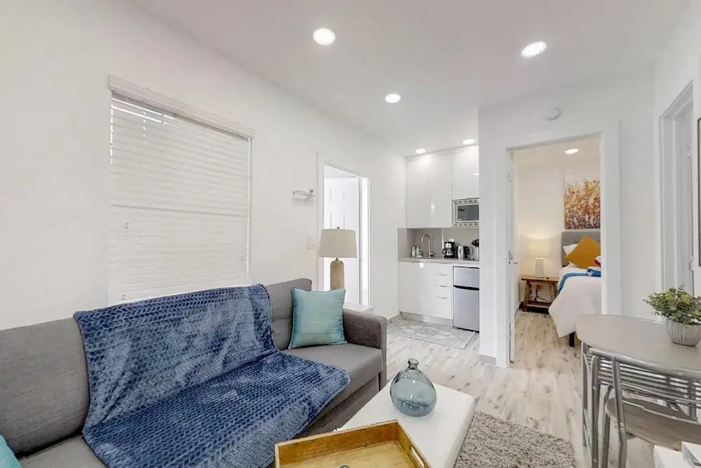 Chick & Fashionable 1 Bedroom Apt Beach Unit # 4