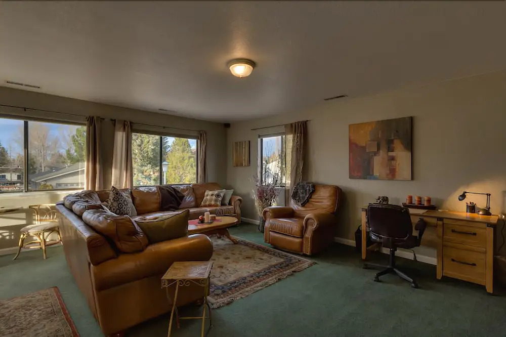 2196 Venice Drive