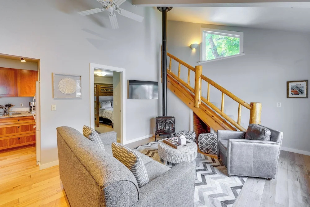 Ketchum Mountain Retreat: Central Location!