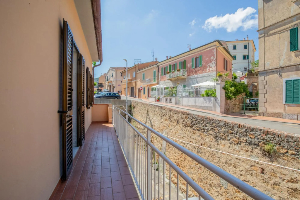 Three-room apartment with terrace sunrise view from the sea-Alba Del Mare