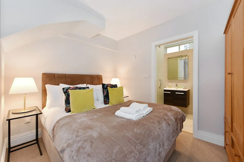 London Choice - South Kensington Mews II