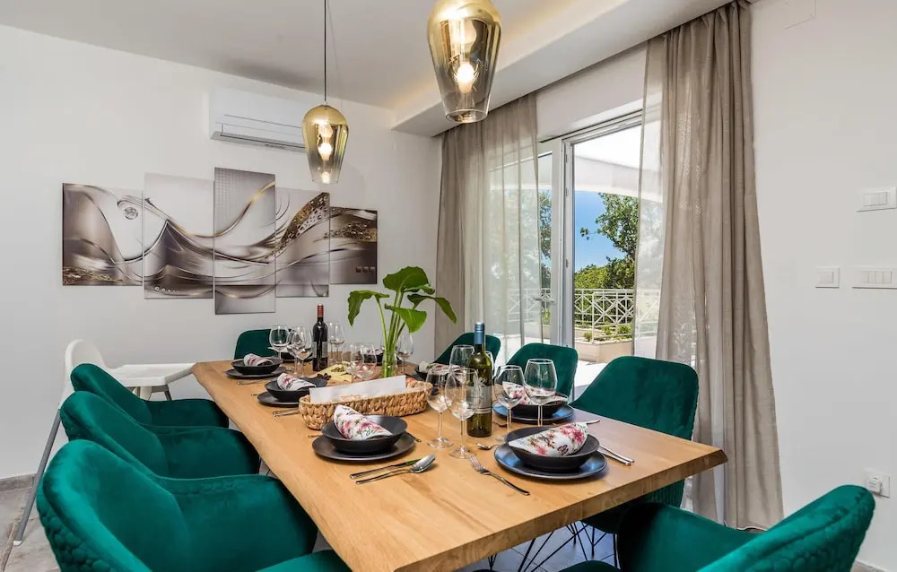 Beautiful Home In Icici