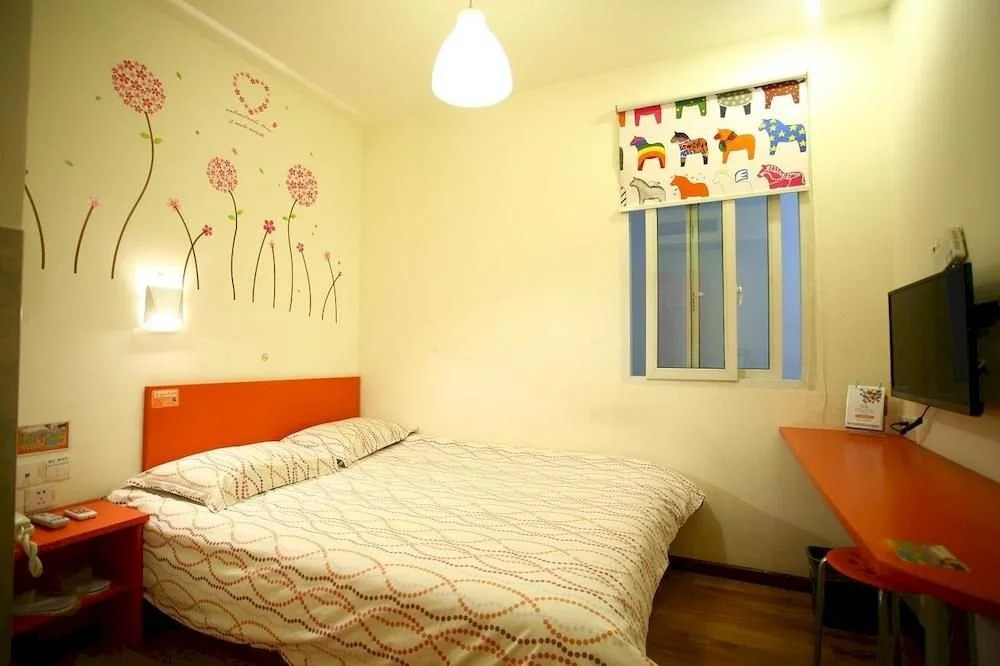 Echarm Hotel Chongqing Jiefangbei Hongya Pedestrian Street