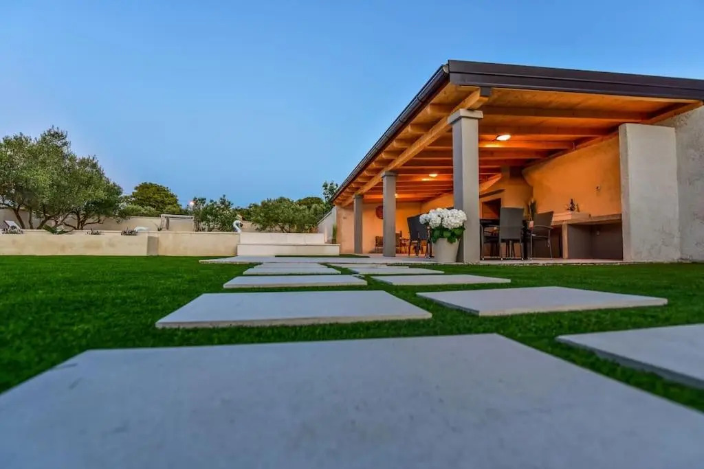 Ana, House with pool