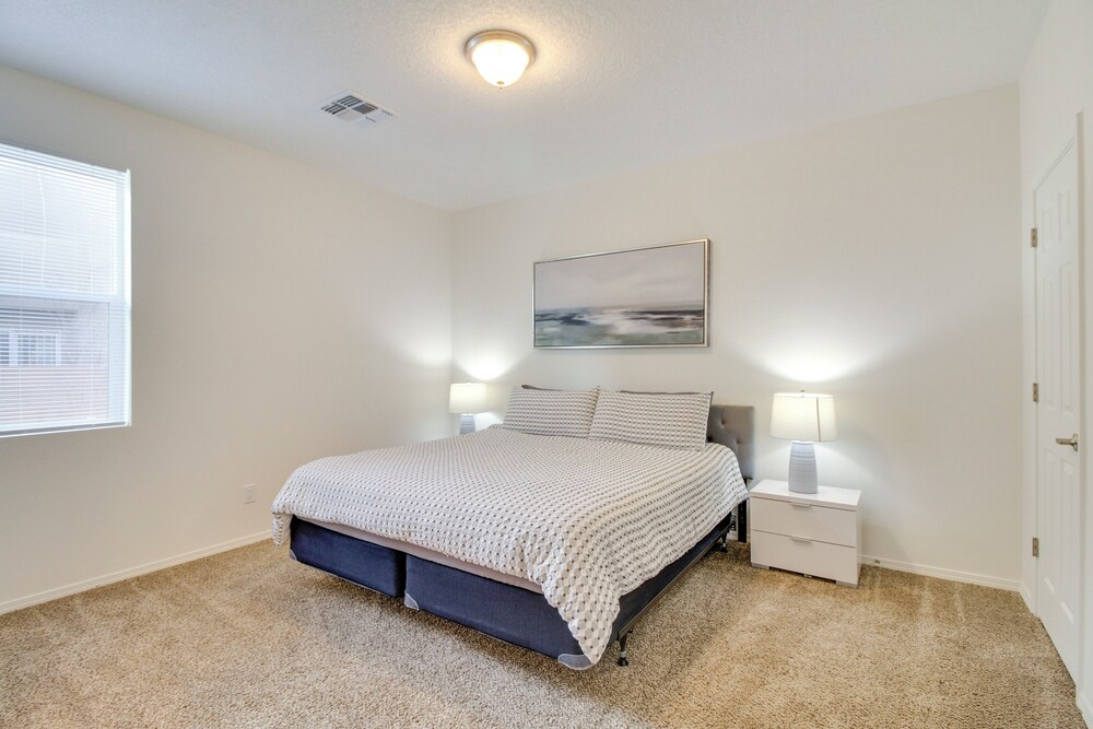 4 Mi to Unm: Convenient Albuquerque Townhome!