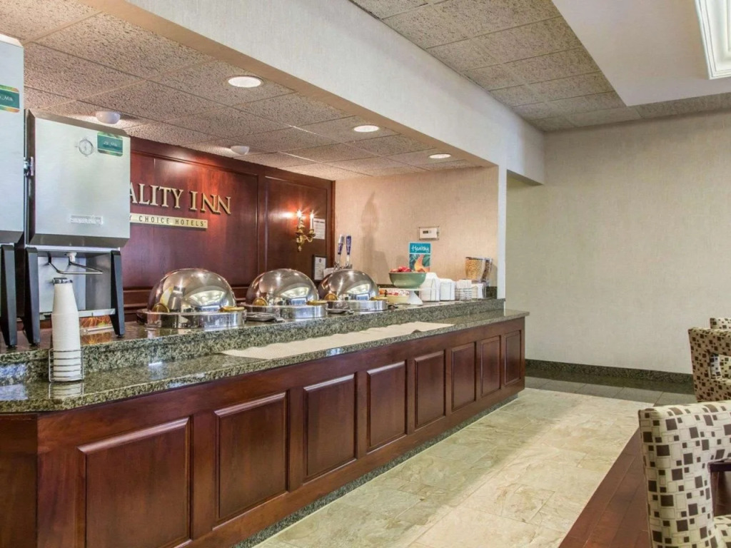 Quality Inn Schaumburg - Chicago near the Mall