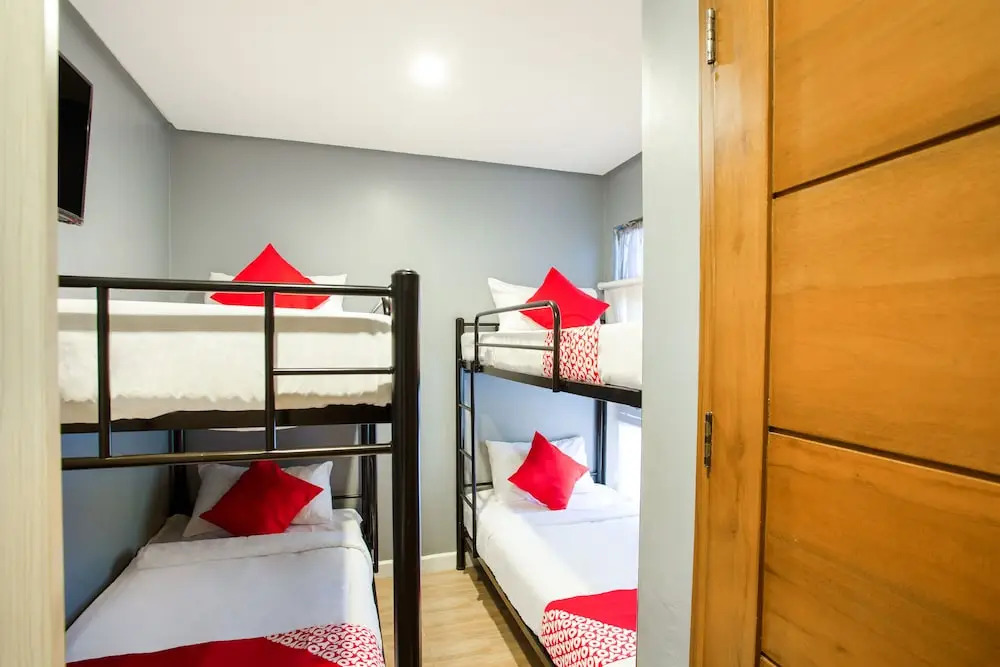 OYO 521 Bacaca Suites