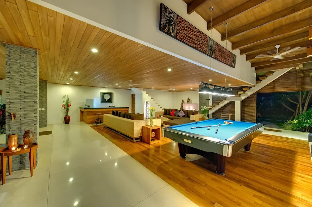 Villa 5 Br - 2 min Walk From Kudeta