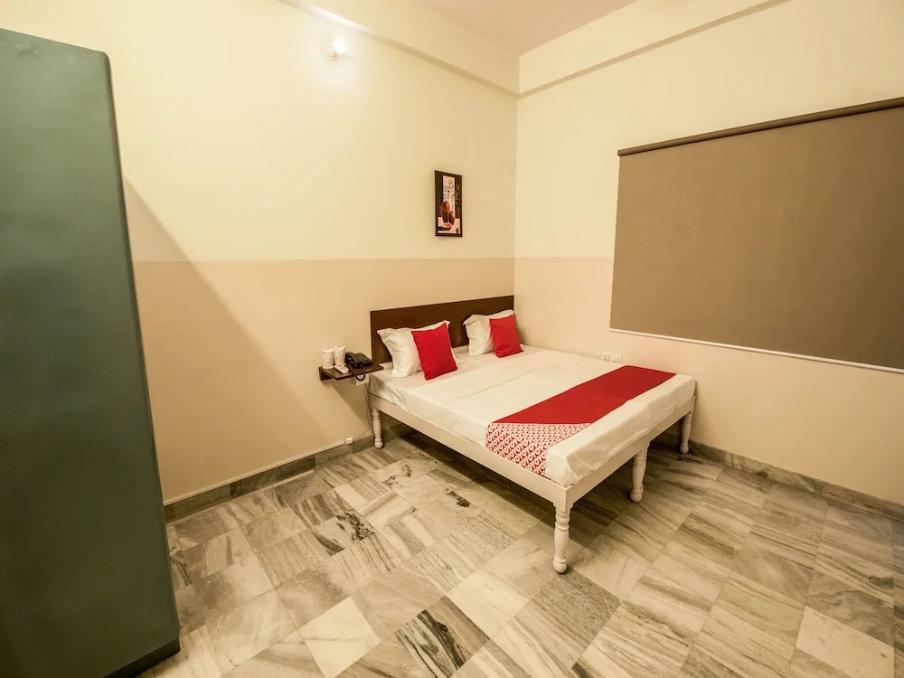OYO 13790 Hotel Satya Regency