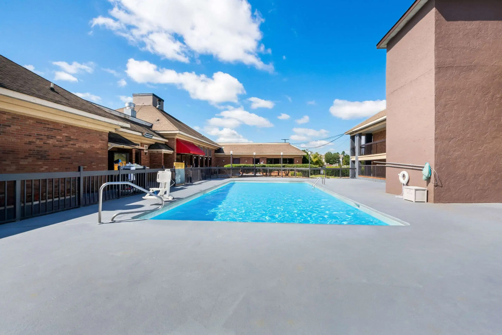 Quality Inn & Suites Fayetteville I-95