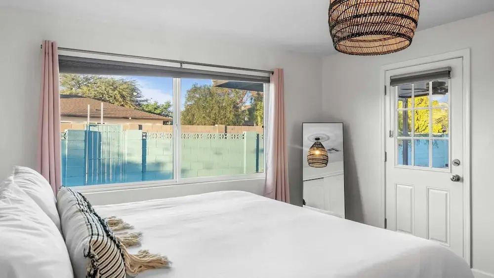 Scottsdale Retreat w/ Private Pool, Outdoor Dining & Close to Old Town Fun Casa Cambridge by Avantstay
