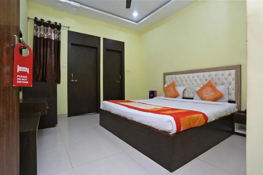 Hotel Pearl by OYO Rooms