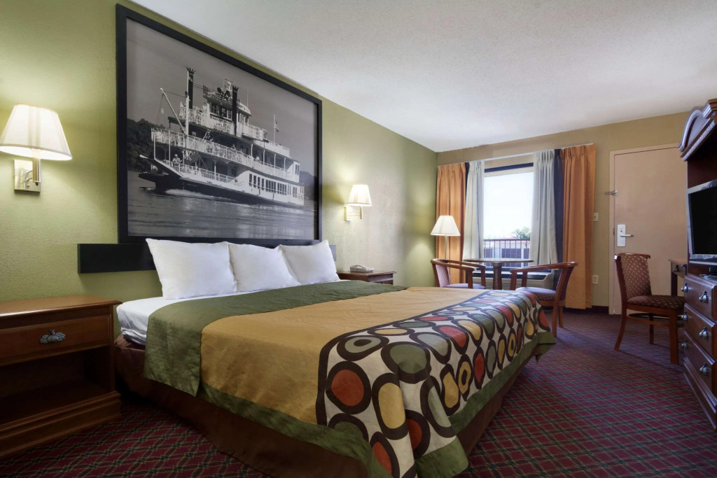 Super 8 by Wyndham Hattiesburg North - University Area