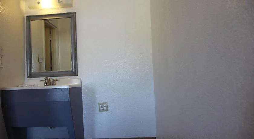 LoneStar Inn and Suites