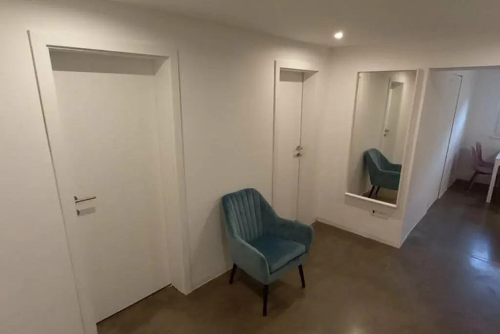 Huge BBQ Garden, Spacious Flat, AC, Free Parking 1