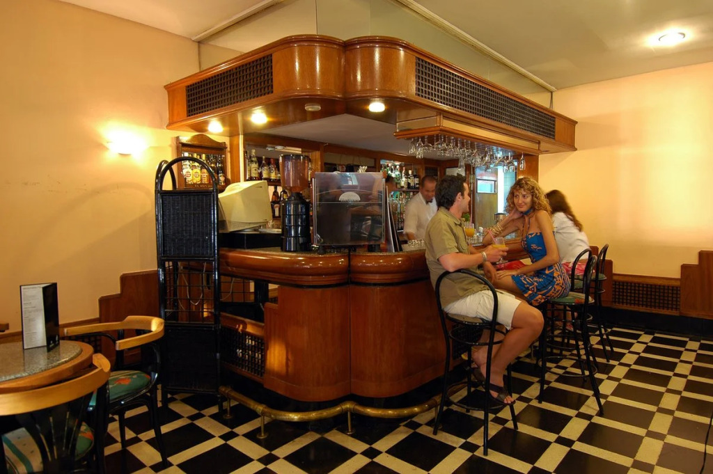 Comodoro Hotel