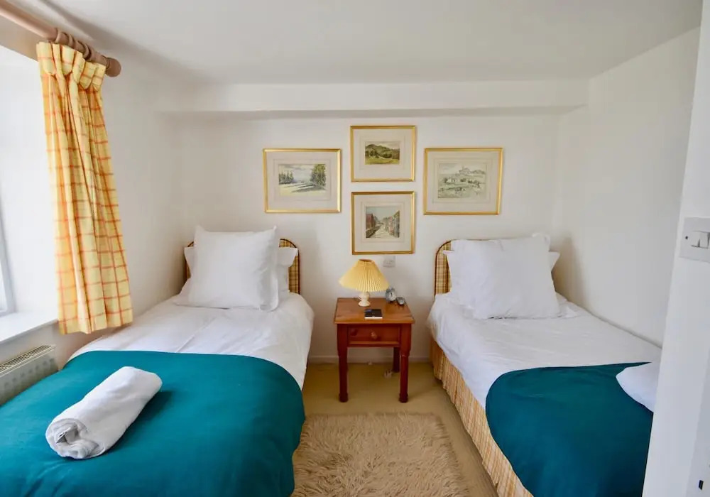 Mulberry 3 bed Cowes Cottage, Solent Views (Sleeps 6)