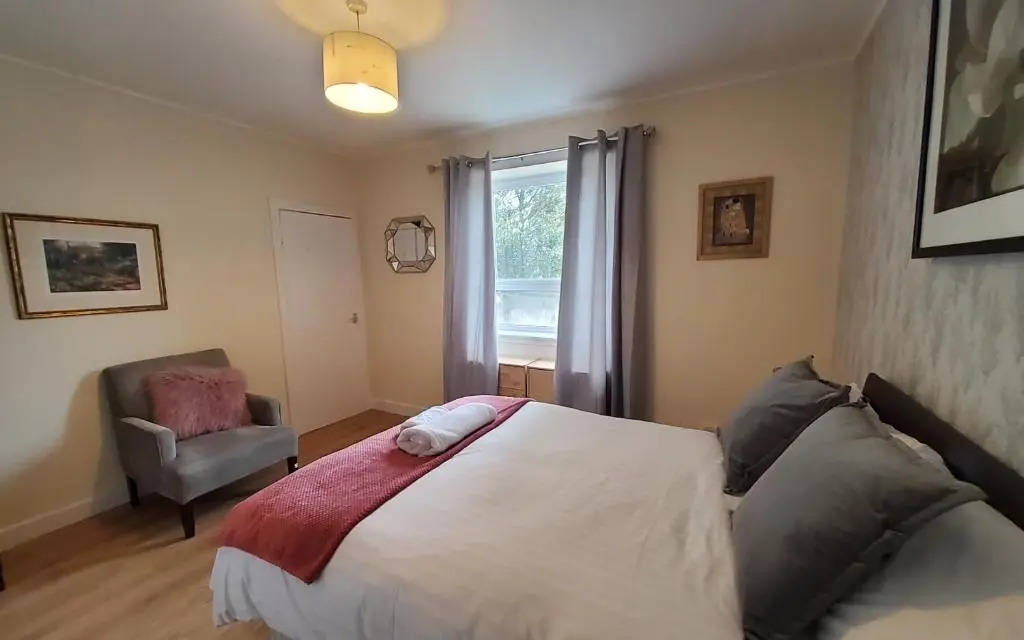 Sensational Stay Serviced Accommodation Aberdeen 4 Bedroom Apt - Bedford Avenue