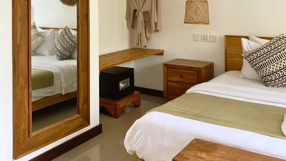 White Penny Hostel