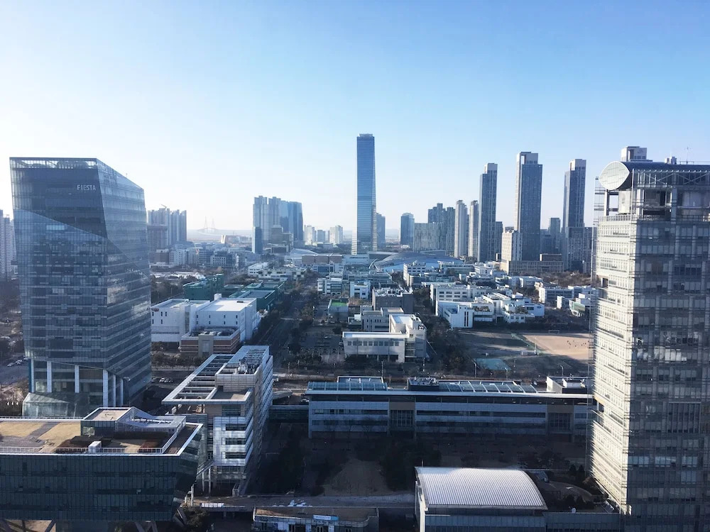 The November Stay in Songdo Honestar