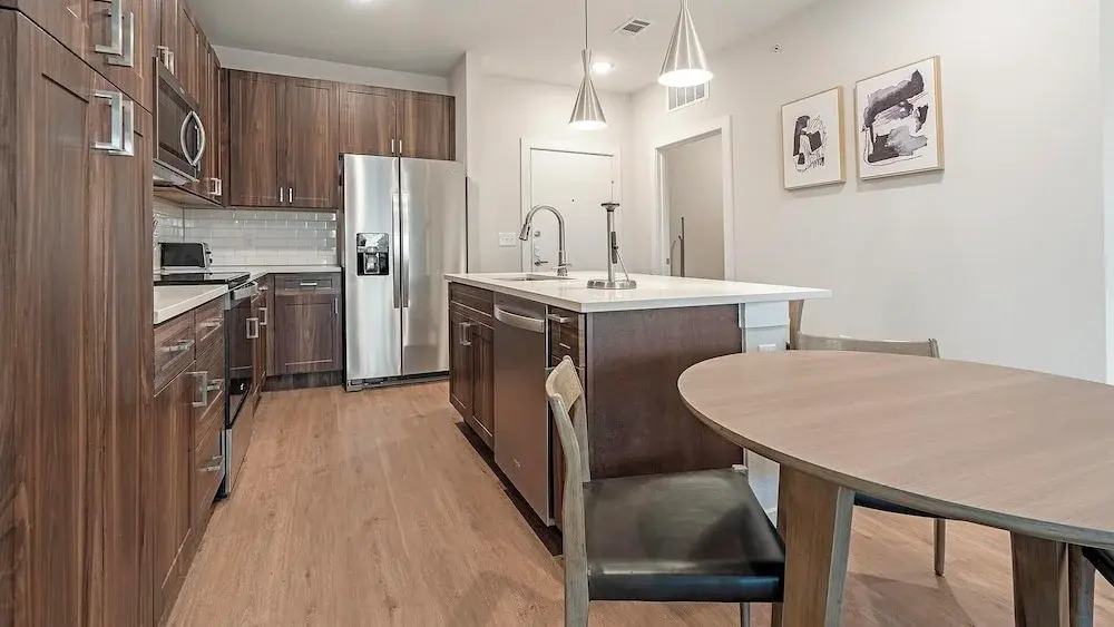 Landing Apartments near Navarro ISD
