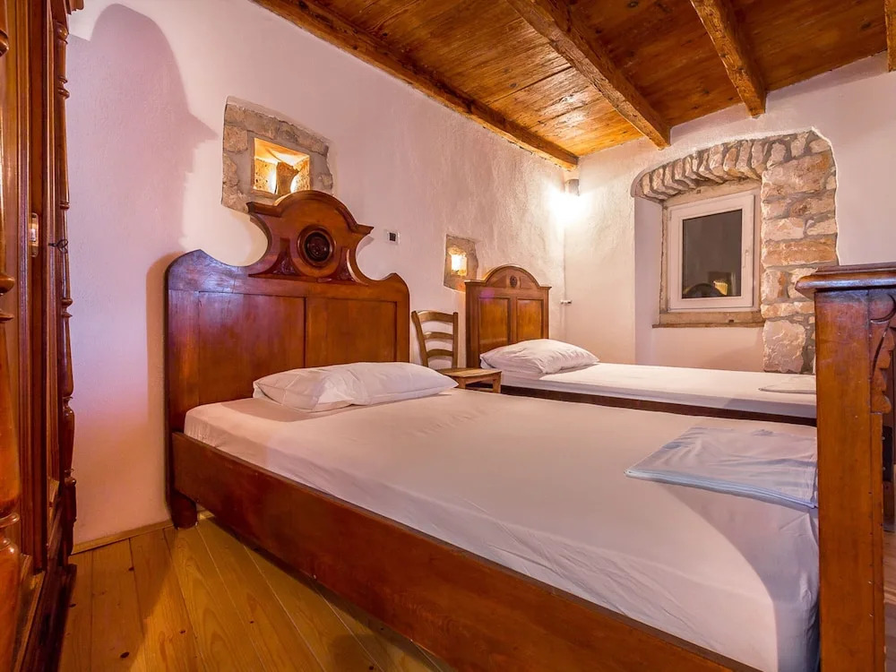 Rustic Holiday Home With Private Pool in the Center of Medulin Near the Beach